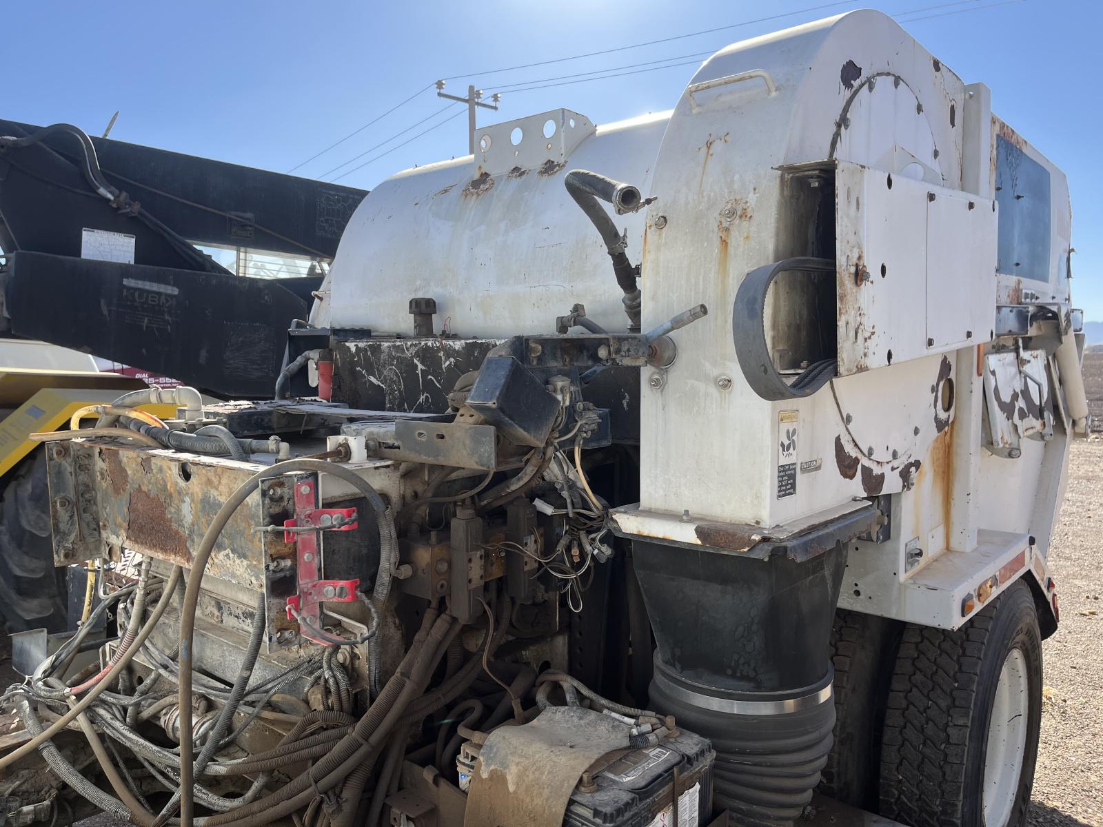 ./imagenes/INVOICE/2019/16840/CAMION BARREDORA GMC TOPKICK C7500 (15).JPG